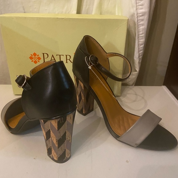Patrizia gray leather 3” block heel sandals with multi volt heels size 9 NIB - Picture 4 of 7